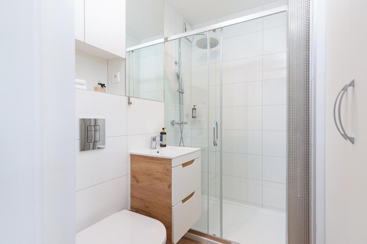 Rent Like Home - Zelazna 58/62 Варшава Екстериор снимка
